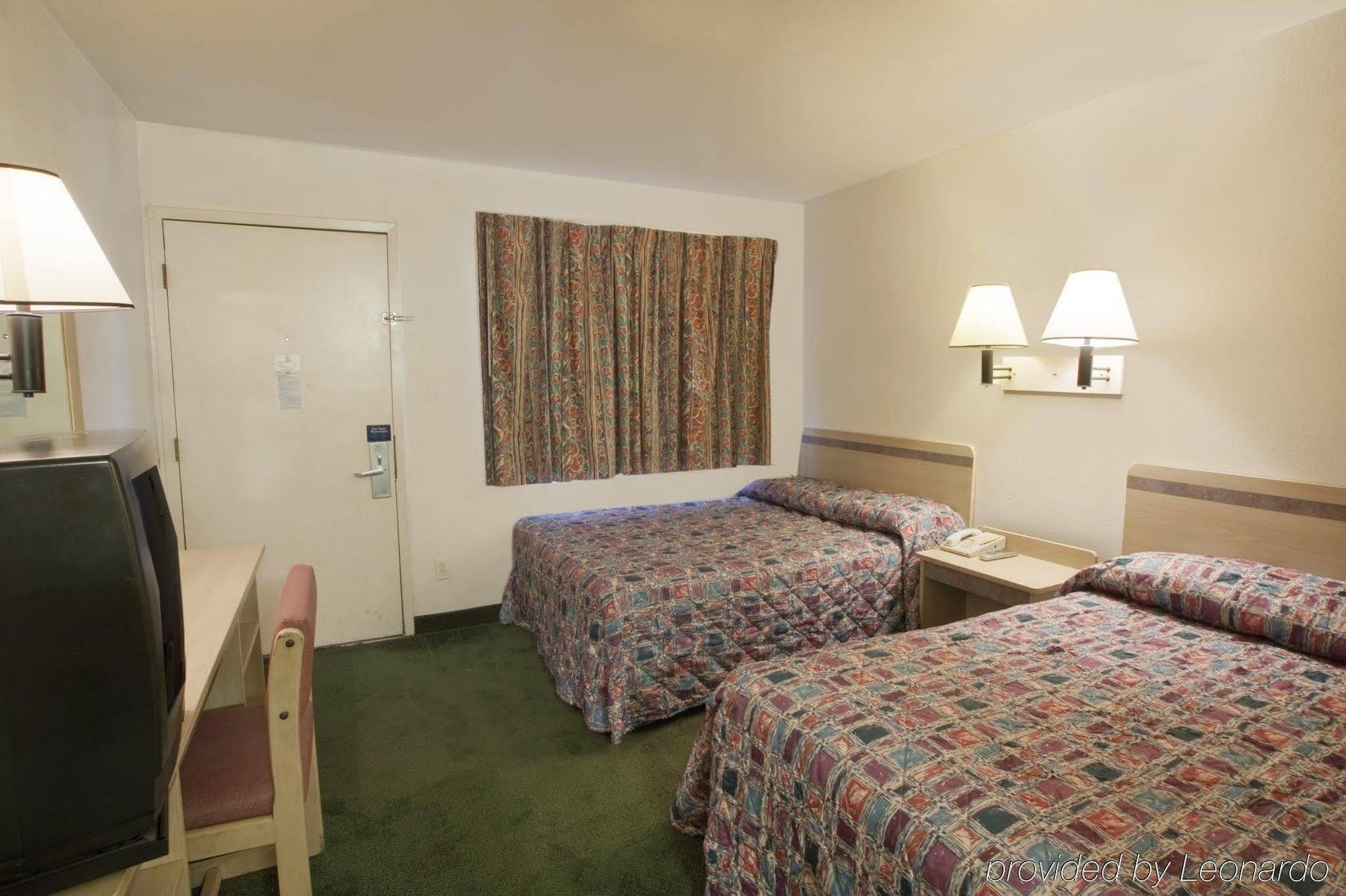 Travel Inn Sharonville Room photo